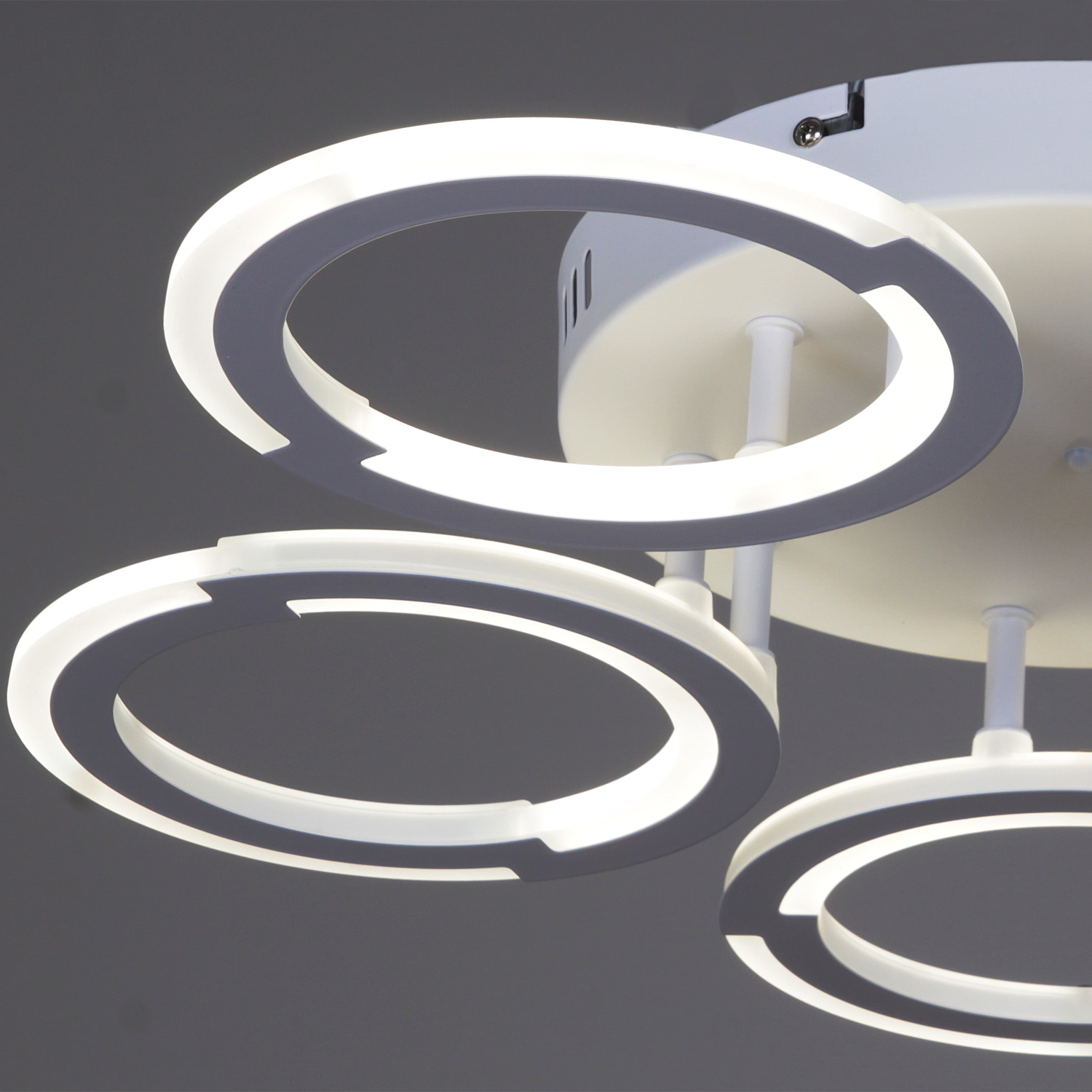 Светильник потолочный светодиодный 09820-3.3-05 WH LED 90W 3000-6000К ПДУ S=16м2  *1