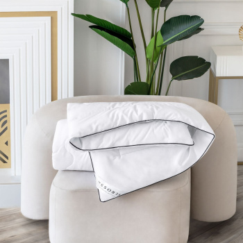 Одеяло Шелк 140*205см облегченное , чехол хлопок, сумка Verossa *1/20