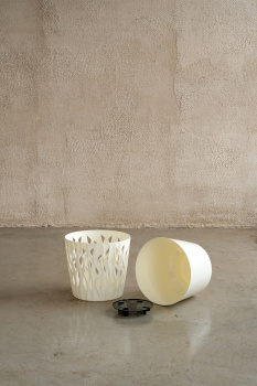 Кашпо пластм. "Winds" 20л d верха 340мм h310мм со вставкой 18,7л Белоснеж. жасмин IG652110048 *1/9