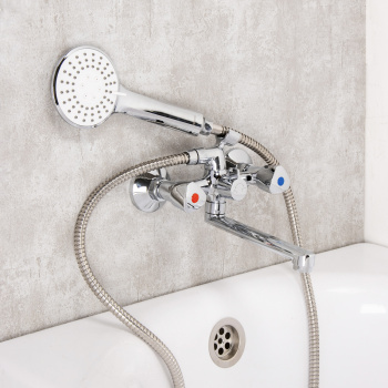 Смеситель для ванны с длинным изливом Milardo Tring TRISBL2M10 *1