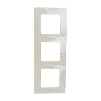 Рамка 3-м Etika сл. кость Leg 672513